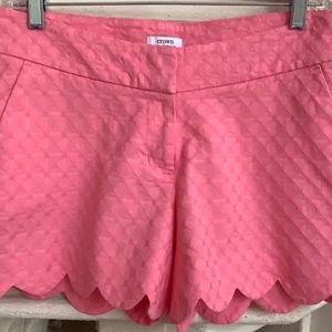 NWOT! “LILLY”PINK SCALLOPED SHORTS! MINT NEW!